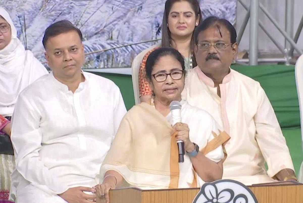 ममता ने भाजपा पर निशाना साधते हुए कहा, जब आप सत्ता में नहीं होंगे, जांच एजेंसियां कान पकड़कर बाहर खींच लेंगी